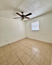 1121 Ibsen Ave in Orlando, FL - Foto de edificio - Building Photo