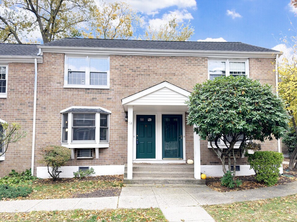 245 Sunnyridge Ave in Fairfield, CT - Building Photo