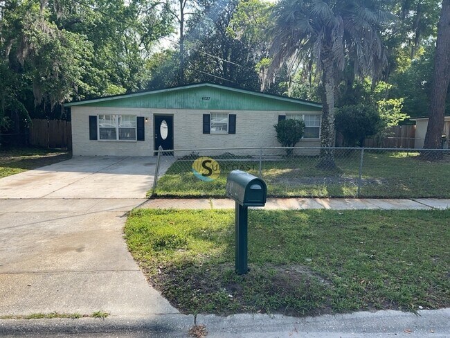 6027 George Wood Ln E in Jacksonville, FL - Building Photo - Building Photo