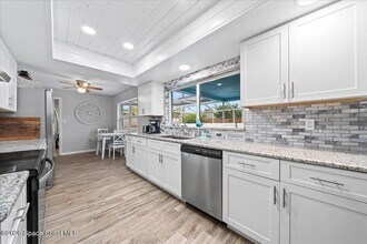 316 S Dorset Dr in Cocoa Beach, FL - Foto de edificio - Building Photo