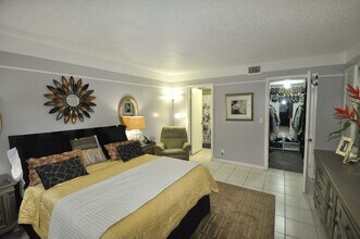 1225 Riverside Dr in Coral Springs, FL - Building Photo - Building Photo