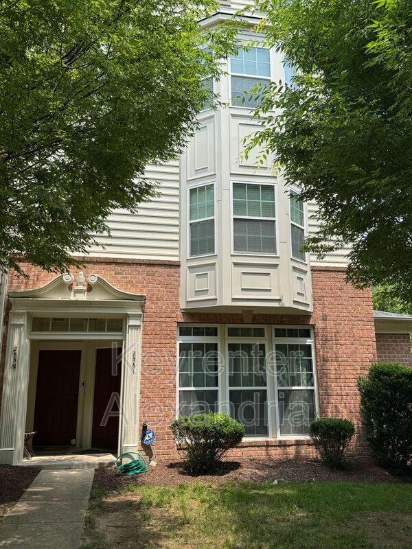 property at 2561 Eastbourne Dr