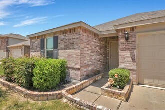 9901 Pyrite Dr in Fort Worth, TX - Building Photo - Building Photo