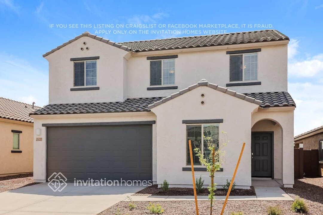 25227 W Chipman Rd, Unit 1 in Buckeye, AZ - Foto de edificio