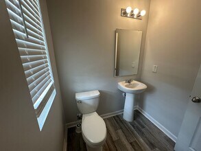 910 Sapphire Stone Ln in Hope Mills, NC - Building Photo - Building Photo