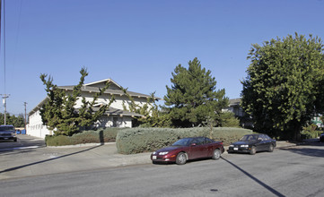 Hacienda Apartments in Sunnyvale, CA - Building Photo - Building Photo