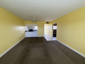 761 Hummingbird Way in North Palm Beach, FL - Building Photo - Building Photo