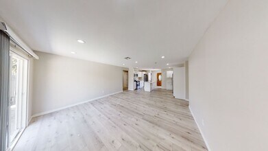 5343 E Falls View Dr in San Diego, CA - Building Photo - Building Photo