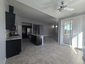 1290 Golf Ave in Lemoore, CA - Building Photo - Building Photo