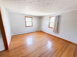 541 Burritt St in New Britain, CT - Building Photo - Building Photo