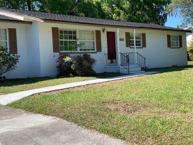 1106 NE 17th Ter in Ocala, FL - Building Photo - Building Photo