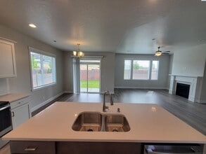 7018 W 31st Ave in Kennewick, WA - Building Photo - Building Photo