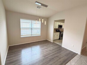 631 Kiley Dr in Houston, TX - Building Photo - Building Photo