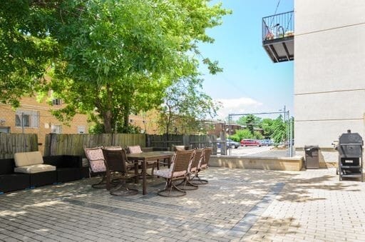 2451 W Howard St in Chicago, IL - Building Photo - Building Photo