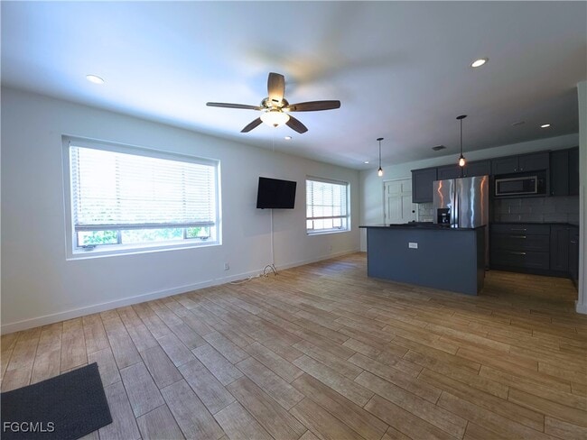 property at 1915 Llewellyn Dr