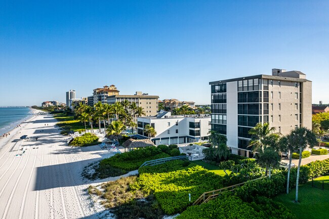 Admirality at Vanderbilt in Naples, FL - Foto de edificio - Building Photo