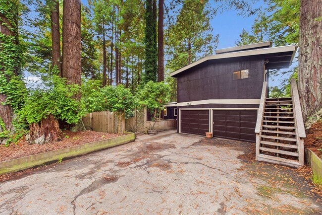 2910 Greenbriar Ln in Arcata, CA - Building Photo - Building Photo