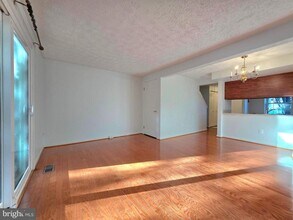 8557 Koluder Ct in Newington Forest, VA - Building Photo - Building Photo