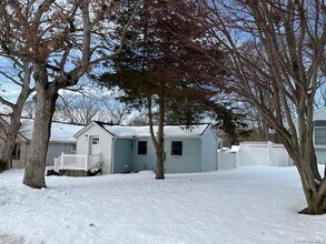 87 Ferndale Ave in Selden, NY - Building Photo - Building Photo