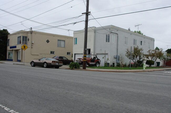 1502-1504 Stafford Ave in Redwood City, CA - Foto de edificio - Building Photo