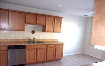 2394 Azalea Garden Rd in Norfolk, VA - Building Photo - Building Photo
