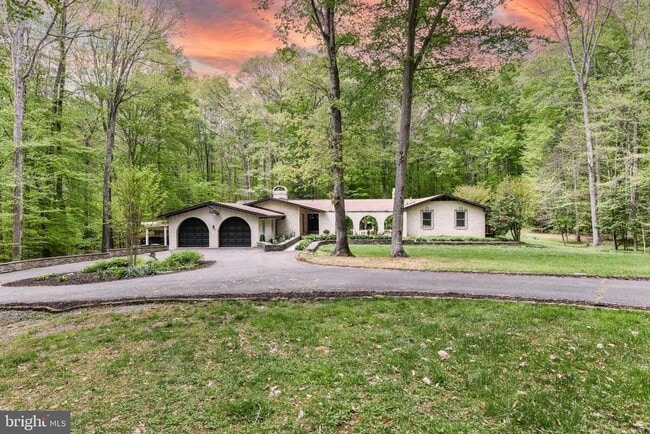 property at 7833 Willowbrook Rd