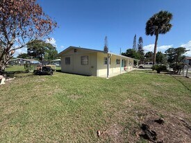 4050 Mt Sterling Ave in Titusville, FL - Building Photo