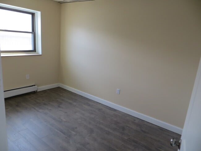 45 Millbury St, Unit #1 in Worcester, MA - Building Photo - Building Photo