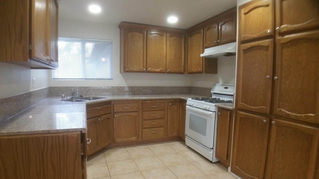 6217 Almond Ave in Orangevale, CA - Building Photo