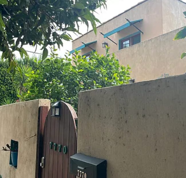 7770 Selma Ave, Unit Above Garage Apartment in Los Angeles, CA - Building Photo - Building Photo