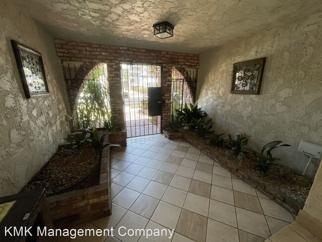 11970 Iowa Ave in Los Angeles, CA - Building Photo - Building Photo