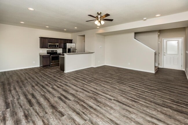 905 SE 10th Ln in Grimes, IA - Building Photo - Building Photo