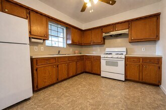 508 Mahan Ave in Wharton, TX - Building Photo - Building Photo