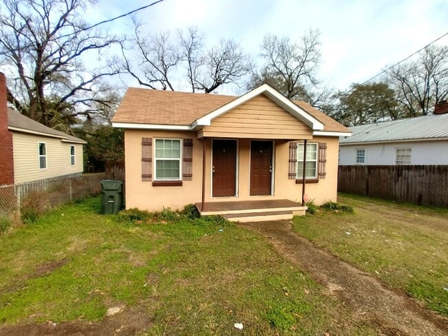 664 Headland Ave in Dothan, AL - Building Photo - Building Photo