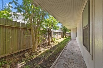 15718 Sea Lark Rd in Houston, TX - Building Photo - Building Photo