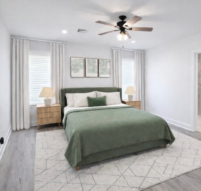 2240 Caroline St in Mandeville, LA - Building Photo - Building Photo