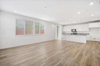 4073 Gloster Way in Sacramento, CA - Building Photo - Building Photo