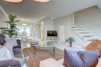 5450 N Ocean Blvd in Lauderdale-by-the-Sea, FL - Building Photo - Building Photo