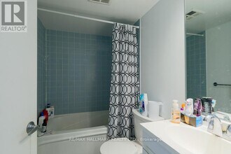 36 Lee Centre Dr in Toronto, ON - Building Photo - Building Photo