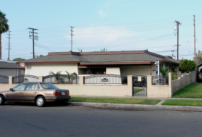 380-386 N Oak St in Orange, CA - Building Photo - Building Photo