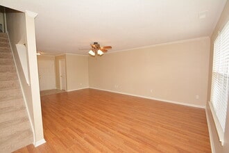 7317 Kimble Dr in Indianapolis, IN - Foto de edificio - Building Photo