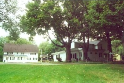 3150-3160 Defay Rd in Stevensville, MI - Foto de edificio - Building Photo