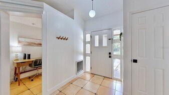 11805 W Fisherman Ln in Homosassa, FL - Building Photo