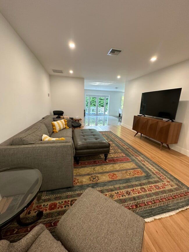 1511 Robbia Ave in Coral Gables, FL - Foto de edificio - Building Photo