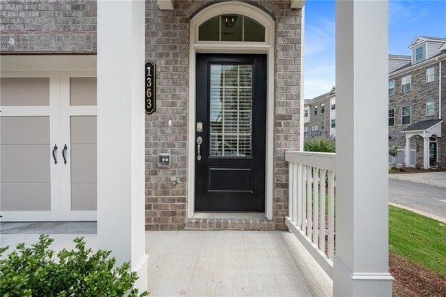 1363 Live Oak Ln in Brookhaven, GA - Building Photo - Building Photo
