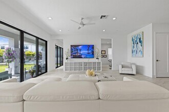 12884 Wingspan Ct in Palm Beach Gardens, FL - Building Photo - Building Photo