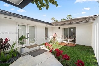 1071 NE 83rd St in Miami, FL - Building Photo - Building Photo