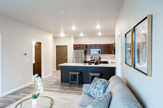 Creekside Apartment Homes in Cedar Rapids, IA - Foto de edificio - Interior Photo