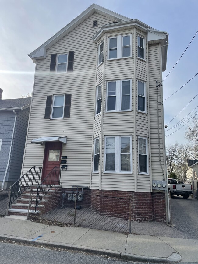 114 Vandewater St, Unit 3