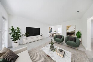 6930 Rue Versailles Dr in Miami Beach, FL - Building Photo